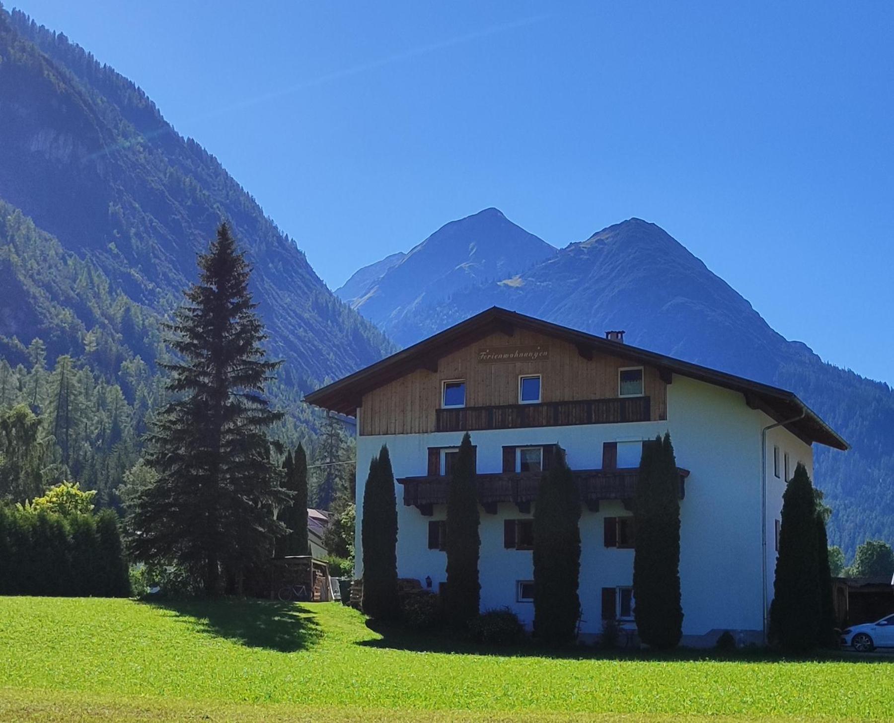 Ferienhaus Lechtaler Alpen Бах Экстерьер фото