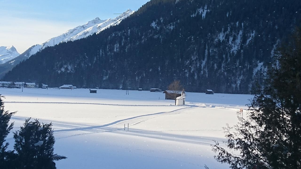 Ferienhaus Lechtaler Alpen Бах Экстерьер фото